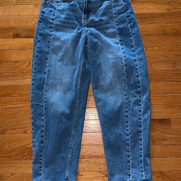 Old Navy High-Waisted Barrel Ankle Jeans 6 Long - Picture 3 of 3
